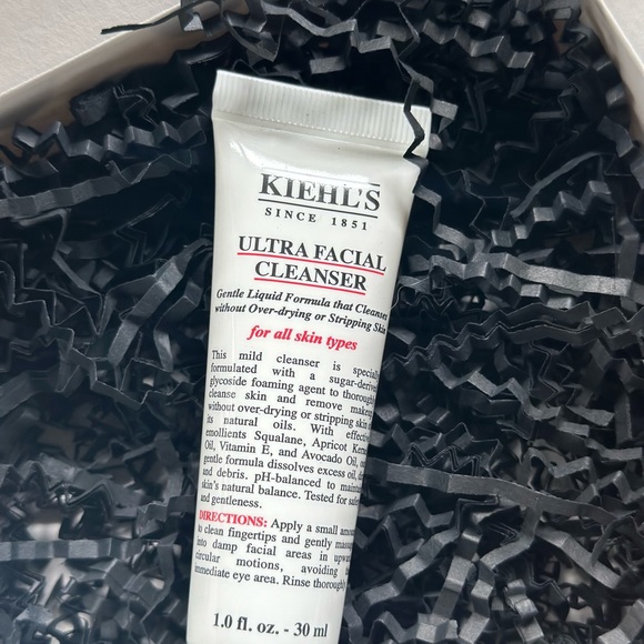 Kiels’s face cleanser - Picture 2 of 2